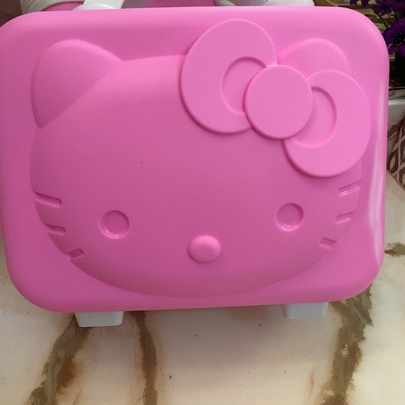 Pink Hello Kitty Hard Shell Case - Picture 6 of 12